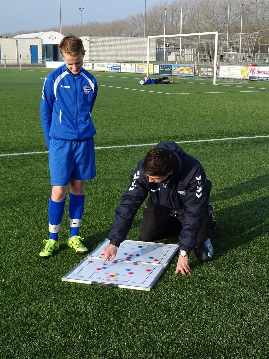 Arnoud Bostelaar versterkt en completeert de staf van ons tweede elftal ...